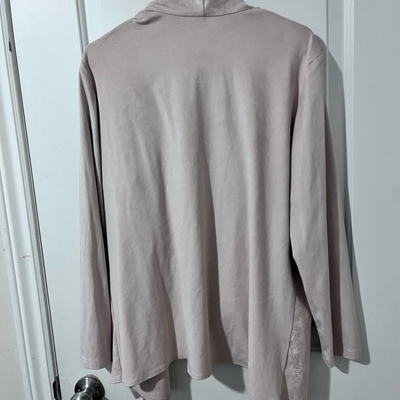 Cardigan - Picture 2 of 4